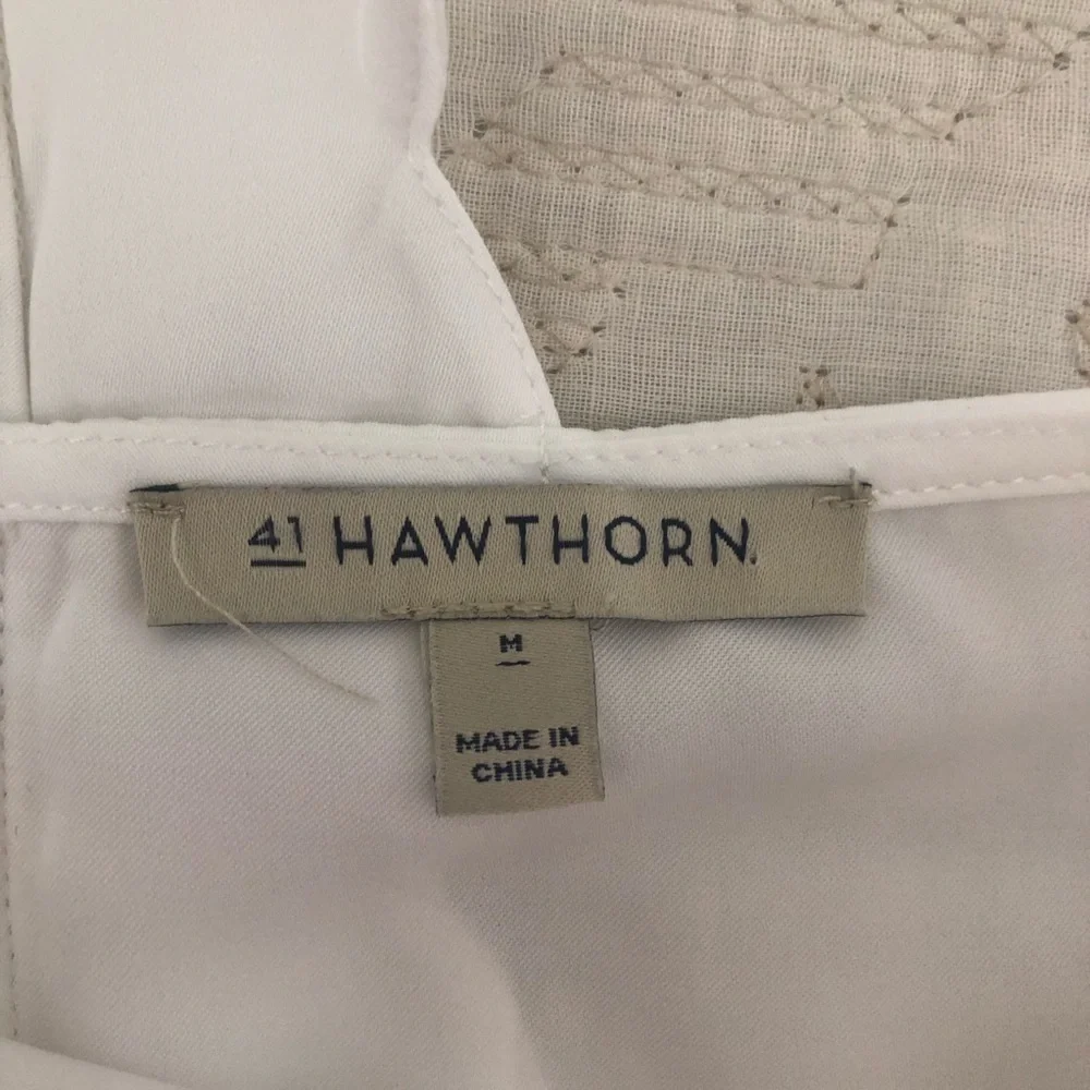 41 Hawthorn White Scalloped Racerback Tank Top